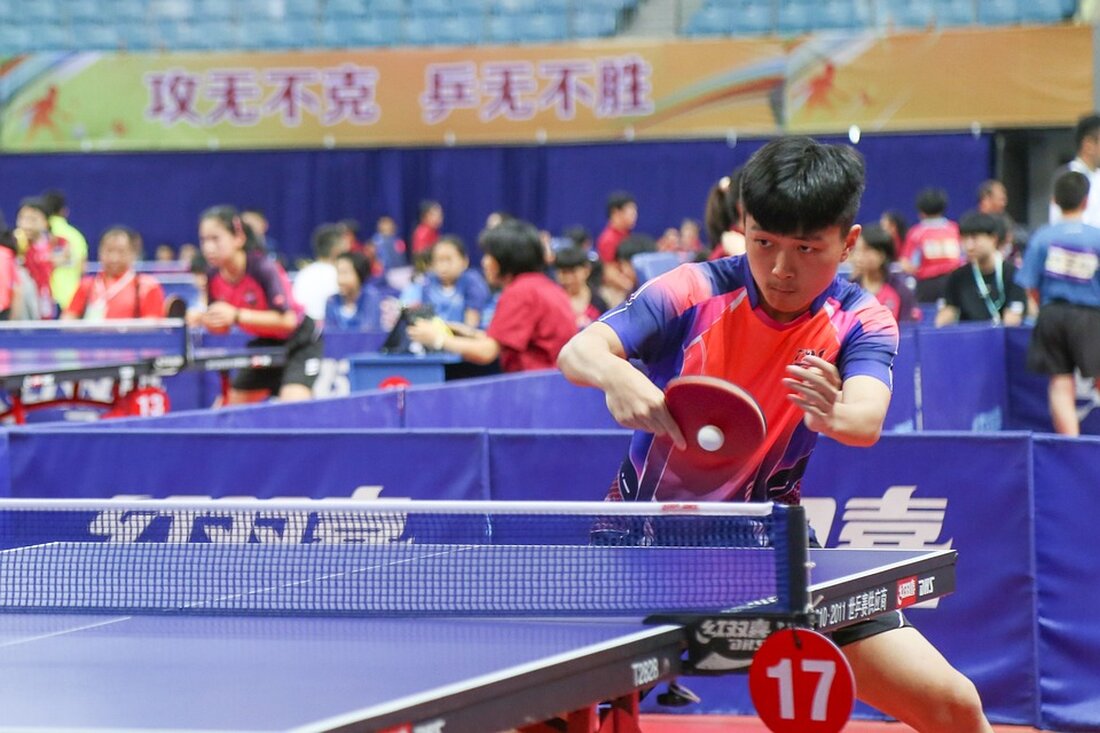 Vietnam bereitet sich auf die SEA Games 33 in Thailand vor, wobei Tischtennis eine zentrale Rolle einnimmt. Nationalspieler streben nach Gold.