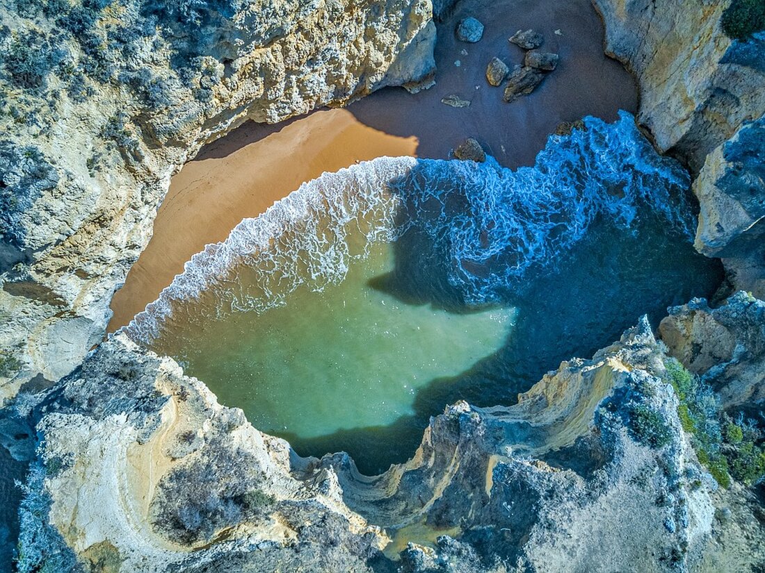 Waldbrandgefahr in Portugal verlängert: Reisende müssen strenge Vorschriften beachten und sich über aktuelle Entwicklungen informieren.