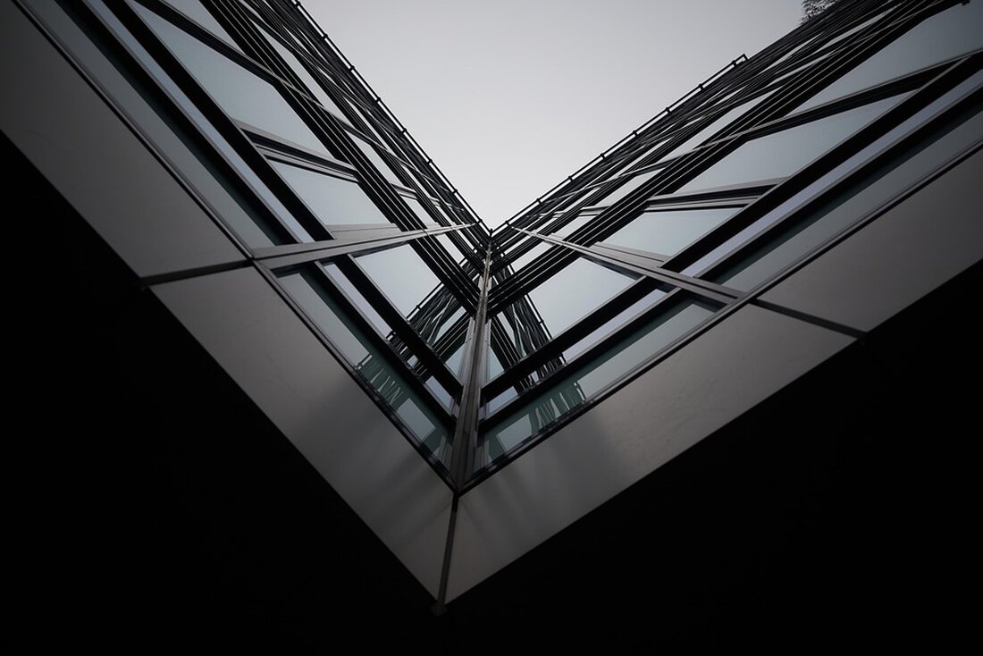 Entdecken Sie Warschaus bewegende Geschichte und moderne Attraktionen auf Ihrer Städtereise. Erfahren Sie mehr über Kultur, Architektur und Gedenkstätten.
