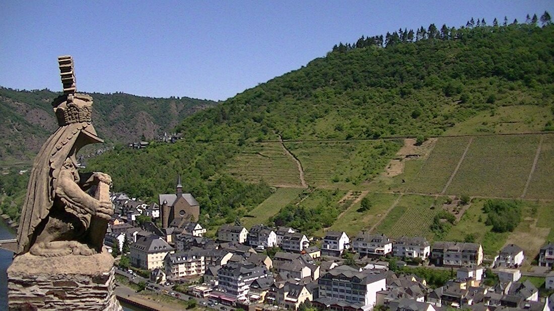 Entdecken Sie die charmante Altstadt von Cochem-Zell, die exquisite Weinregion Mosel und die beeindruckende Reichsburg – ein Erlebnis für Genussmenschen und Naturliebhaber!