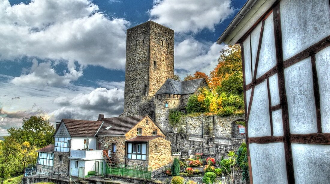 Bochum – Eine Stadt voller Sehenswürdigkeiten Bochum ist eine lebendige Stadt im Herzen des Ruhrgebiets, die viele Sehenswürdigkeiten bietet. Ob Sie ein lokaler Einwohner oder ein Besucher sind, Sie werden eine Fülle von Sehenswürdigkeiten in Bochum entdecken. Die Stadt bietet eine Mischung aus Kultur, Kunst und Natur, die es zu entdecken gilt. Es gibt viele Dinge, die man in Bochum sehen und erleben kann, und hier sind einige der besten Sehenswürdigkeiten, die man in Bochum entdecken kann. Bochumer Verein – Ein Museum für Industriegeschichte Ein Muss für jeden Besucher in Bochum ist das Bochumer Verein. Dies ist ein Museum, das …