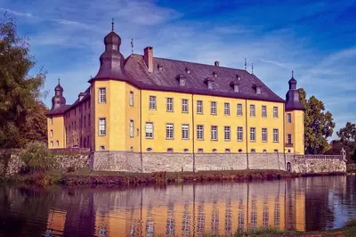 NRW fordert gleiche Ferienregelung: Bayern und BW im Fokus!