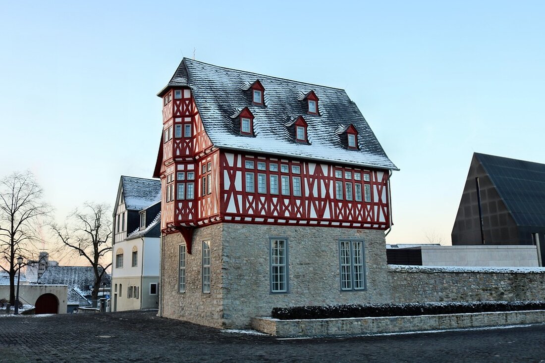 Erlebniswelt Limburg an der Lahn Limburg an der Lahn ist ein wunderschöner Ort in der Mitte Deutschlands und ein beliebtes Reiseziel für Touristen aus aller Welt. Die Stadt ist bekannt für ihre malerischen Gassen, ihre historischen Sehenswürdigkeiten und ihre vielen kulturellen Veranstaltungen. Wenn Sie nach einem Ort suchen, an dem Sie sich entspannen und die Schönheit der Natur erleben können, dann ist Limburg an der Lahn genau das Richtige für Sie. Hier finden Sie einige der besten Sehenswürdigkeiten in Limburg an der Lahn, die Sie bei Ihrem Besuch nicht verpassen sollten. Limburger Dom Der Limburger Dom ist eine der bekanntesten …