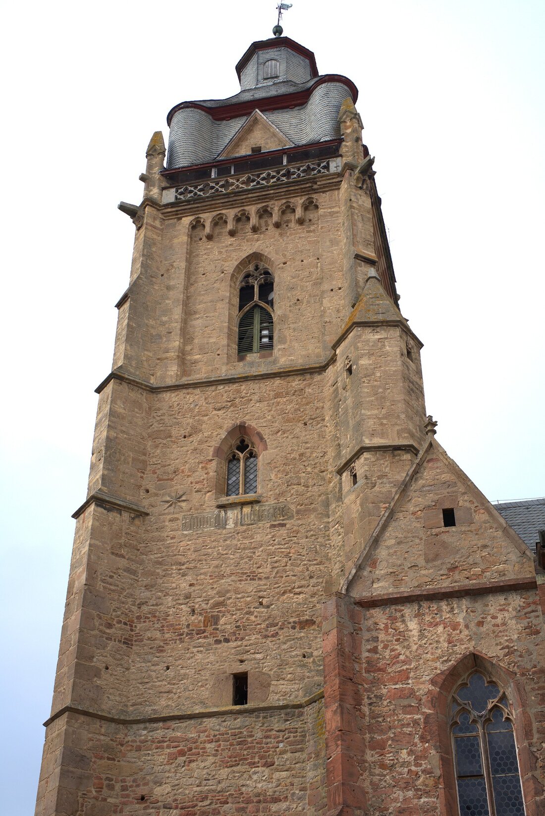 Erkunden Sie die Sehenswürdigkeiten von Bad Wildungen – Ein ultimativer Reiseführer Bad Wildungen ist eine malerische Stadt im Herzen Deutschlands und bietet eine Fülle von Sehenswürdigkeiten, die es zu erkunden gilt. Die Stadt ist bekannt für ihre Thermalquellen, die als Heilmittel für viele Beschwerden verwendet werden, aber es gibt noch viel mehr zu entdecken. In diesem ultimativen Reiseführer werden die besten Sehenswürdigkeiten von Bad Wildungen vorgestellt, damit Sie die schönsten Orte der Stadt entdecken können. Thermalquellen Bad Wildungen ist eine Stadt, die für ihre Thermalquellen bekannt ist. Sie sind eine der ältesten Quellen Deutschlands und wurden schon seit Jahrhunderten als …