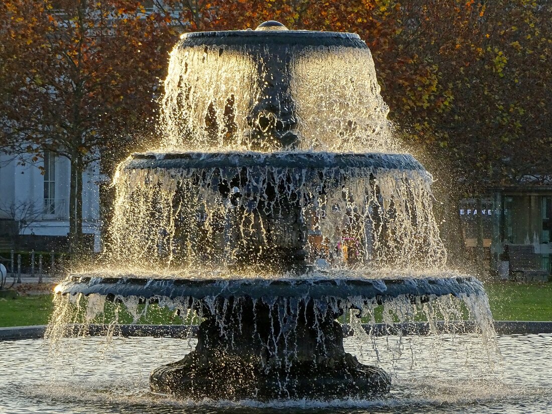 Erkunden Sie die schöne Stadt Wiesbaden Wiesbaden ist eine wunderschöne Stadt in Deutschland, die viele Sehenswürdigkeiten und Attraktionen zu bieten hat. Es ist ein beliebtes Reiseziel für Touristen aus aller Welt und bietet eine Vielzahl von Aktivitäten und Erlebnissen. Die Stadt ist bekannt für ihre prächtigen Gebäude, ihre historischen Denkmäler und ihre malerischen Parks und Gärten. Hier erfahren Sie mehr über die besten Sehenswürdigkeiten in Wiesbaden. Schloss Biebrich Das Schloss Biebrich ist eines der bekanntesten Sehenswürdigkeiten in Wiesbaden. Es ist ein eindrucksvolles Barockschloss, das im 18. Jahrhundert erbaut wurde. Heute beherbergt es ein Museum, in dem Sie die Geschichte des &hellip;