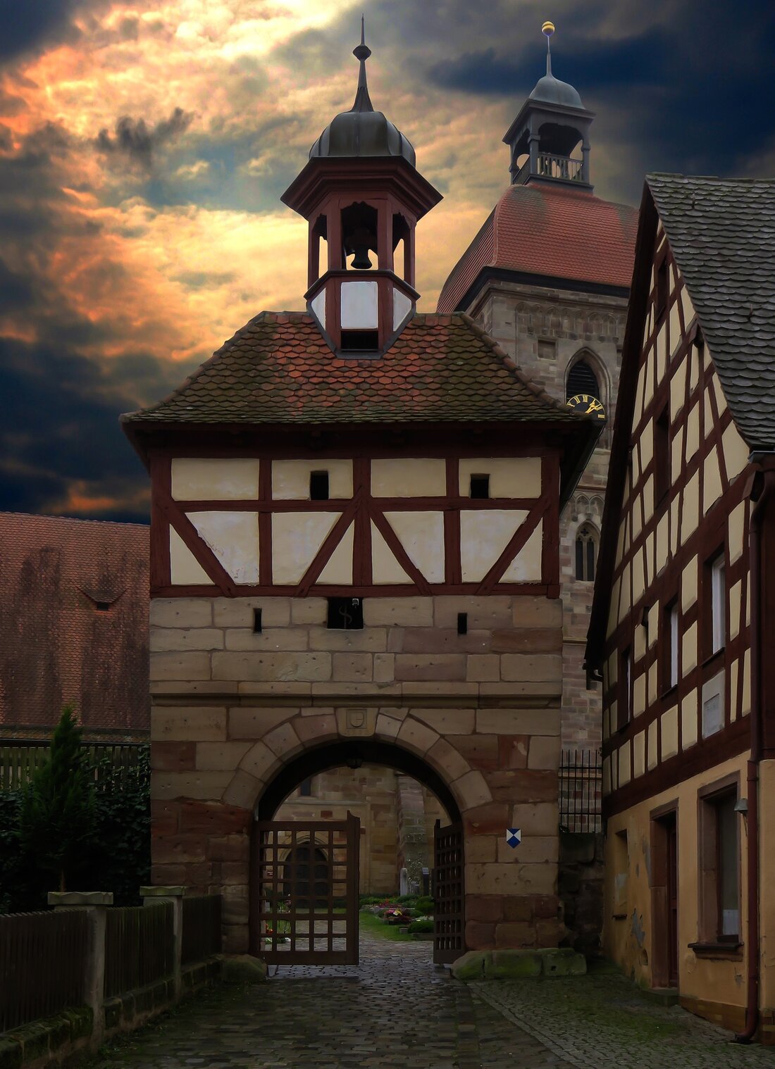 Historische Sehenswürdigkeiten in Nürnberg Nürnberg ist eine der ältesten und am meisten besuchten Städte Deutschlands. Sie ist vollgepackt mit historischen Sehenswürdigkeiten, die jeden Besucher beeindrucken werden. Die Stadt ist ein beliebtes Reiseziel für Touristen aus aller Welt. Entdecken Sie die Top Sehenswürdigkeiten in Nürnberg und erleben Sie eine unvergessliche Reise. Der Nürnberger Burg Der Nürnberger Burg ist eines der wichtigsten Sehenswürdigkeiten der Stadt. Die Burg wurde im 11. Jahrhundert erbaut und ist ein wichtiges historisches Denkmal. Sie ist eine der größten und am besten erhaltenen Burgen in Deutschland. Die Burg ist ein beliebtes Touristenziel und bietet eine Vielzahl von Sehenswürdigkeiten, …