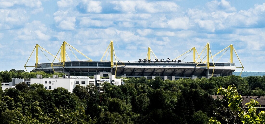 Die Top 10 Sehenswürdigkeiten in Dortmund Dortmund ist eine pulsierende Stadt in Deutschland, die viele Sehenswürdigkeiten bietet. Es gibt viele verschiedene Dinge, die man in Dortmund erleben kann. In diesem Artikel werden wir die Top 10 Sehenswürdigkeiten in Dortmund vorstellen. Wir werden dir die wichtigsten Sehenswürdigkeiten zeigen, die du in Dortmund besuchen kannst. Also, lass uns anfangen! 1. Der Westfalenpark Der Westfalenpark ist ein wunderschöner Park in Dortmund, der viele verschiedene Attraktionen bietet. Der Park besteht aus einem großen See, einem Spielplatz, einem Garten und vielen anderen Sehenswürdigkeiten. Es gibt auch einen großen Tierpark, in dem man viele verschiedene Tiere …