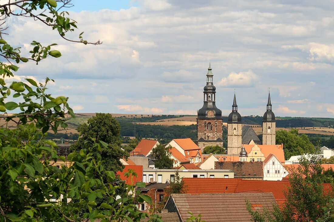 Die Geschichte von Lutherstadt Eisleben Lutherstadt Eisleben ist eine historische Stadt im Südosten von Sachsen-Anhalt. Sie ist vor allem als Geburts- und Sterbeort des Reformators Martin Luther bekannt. Die Stadt wurde im 11. Jahrhundert gegründet und war ein wichtiger Handelsplatz und ein wichtiges Handelszentrum im Mittelalter. Die Stadt ist auch für ihre vielen historischen Gebäude und Sehenswürdigkeiten bekannt, die einen Besuch wert sind. Lutherhaus Das Lutherhaus ist das bekannteste Gebäude in Lutherstadt Eisleben und ein Muss für jeden Besucher. Es ist das Geburtshaus von Martin Luther und wurde im 16. Jahrhundert erbaut. Heute ist es ein Museum, in dem man …