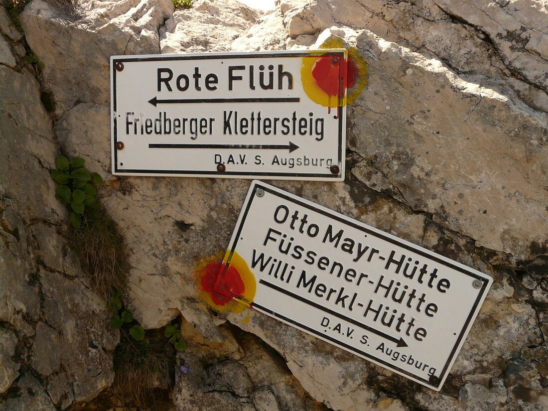 Einzigartige Sehenswürdigkeiten in Friedberg (Hessen) Friedberg ist eine wunderschöne Stadt im Bundesland Hessen und ein beliebtes Ziel für Touristen. Die Stadt hat eine lange Geschichte und eine Vielzahl von Sehenswürdigkeiten, die sich lohnen, besucht zu werden. Von historischen Gebäuden bis hin zu schönen Landschaften und interessanten Kulturattraktionen – Friedberg hat alles zu bieten. Hier ist ein kurzer Überblick über die besten Sehenswürdigkeiten in Friedberg. Historische Gebäude Friedberg ist eine alte Stadt mit vielen historischen Gebäuden, die einen Besuch wert sind. Eines der ältesten Gebäude der Stadt ist die Friedberger Burg, die im 14. Jahrhundert erbaut wurde. Heute ist die Burg …