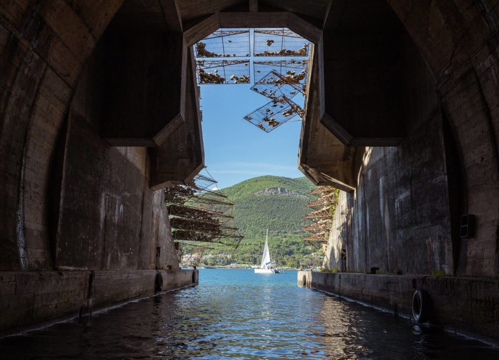 U-Boot-Tunnel in der Bucht von Kotor