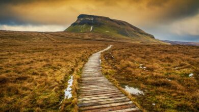 Approaching Pen-Y-Ghent