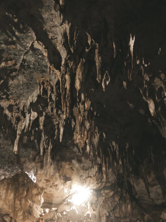 Hinagdanan-Höhle 