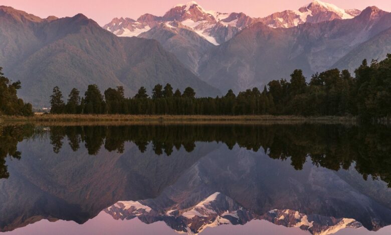 Führer zu den Reflection Lakes am Lake Matheson Neuseeland