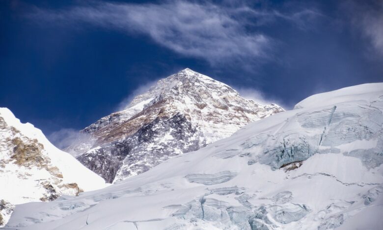 interesting facts about mount everest - everest summit