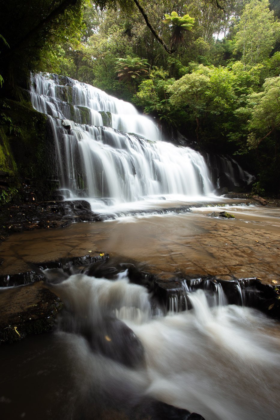 WASSERFALL PURAKAUNUI FALLS WALK IN DEN CATLINS