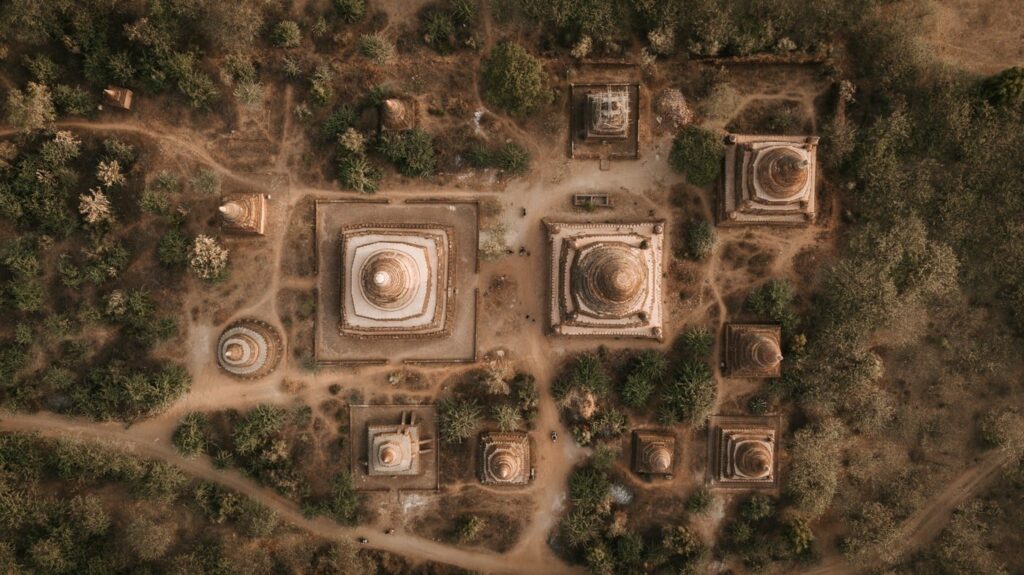 Luftdrohne der Pagoden von Bagan
