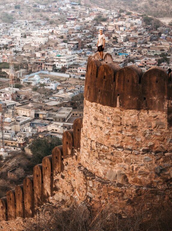 BESTER AUSSICHTSPUNKT IN JAIPUR, DIE JAIPUR-MAUER IN DER NÄHE VON AMBER FORT