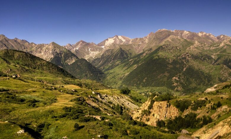 long-distance hiking trails pyrenees