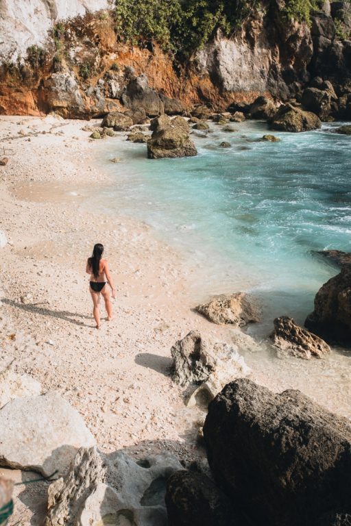 TEMBELING-STRAND AUF NUSA PENIDA