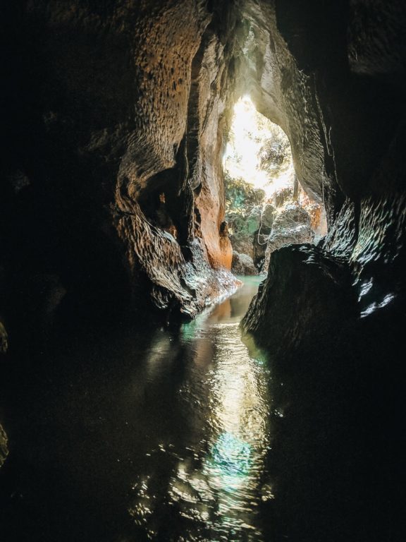 Tayangban-Höhle
