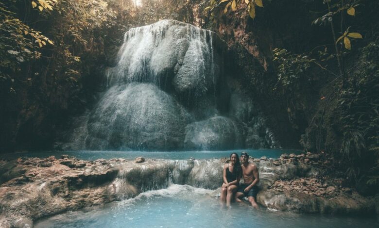 Aguinid Falls: Erkundung mehrstöckiger Wasserfälle in der Nähe von Samboan (Cebu)