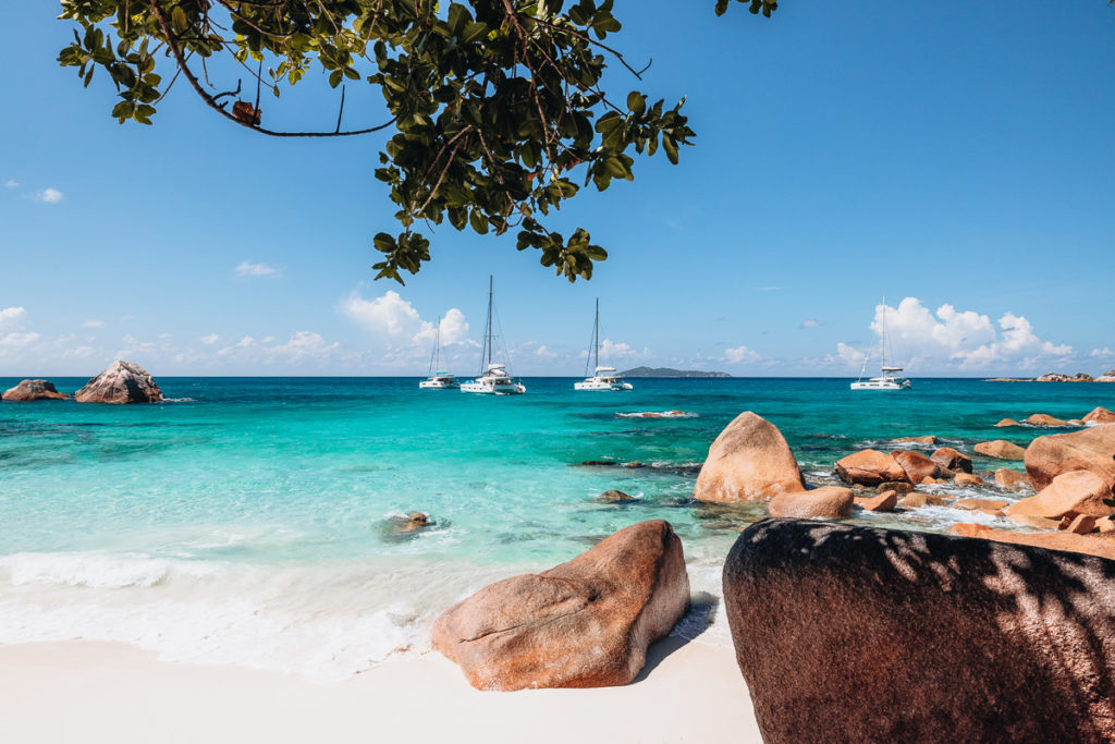 Granitfelsen am Strand der Seychellen