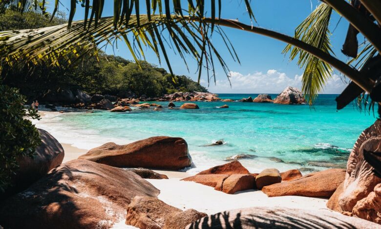 So kommen Sie zum Strand Anse Lazio auf Praslin, Seychellen (und warum Sie ihn besuchen sollten)
