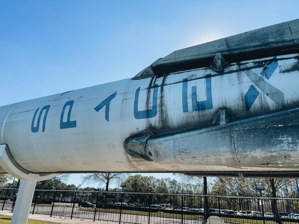 Ausgemusterte SpaceX Falcon 9-Rakete bei der NASA, Houston