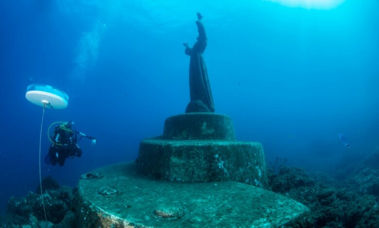 surreal man made dive sites lead