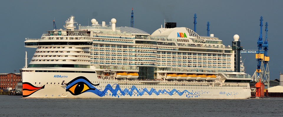 AIDA vs. Mein Schiff: Der ultimative Kreuzfahrt-Vergleich für 2025!