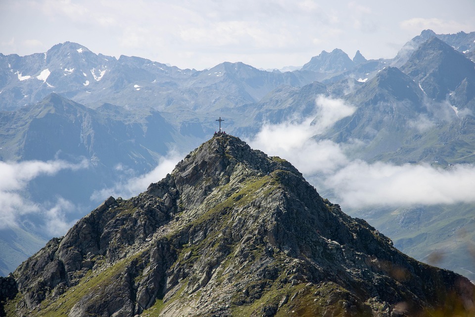 Tirols Wintersaison 2024/25: Rekordnächtigungen trotz Herausforderungen!