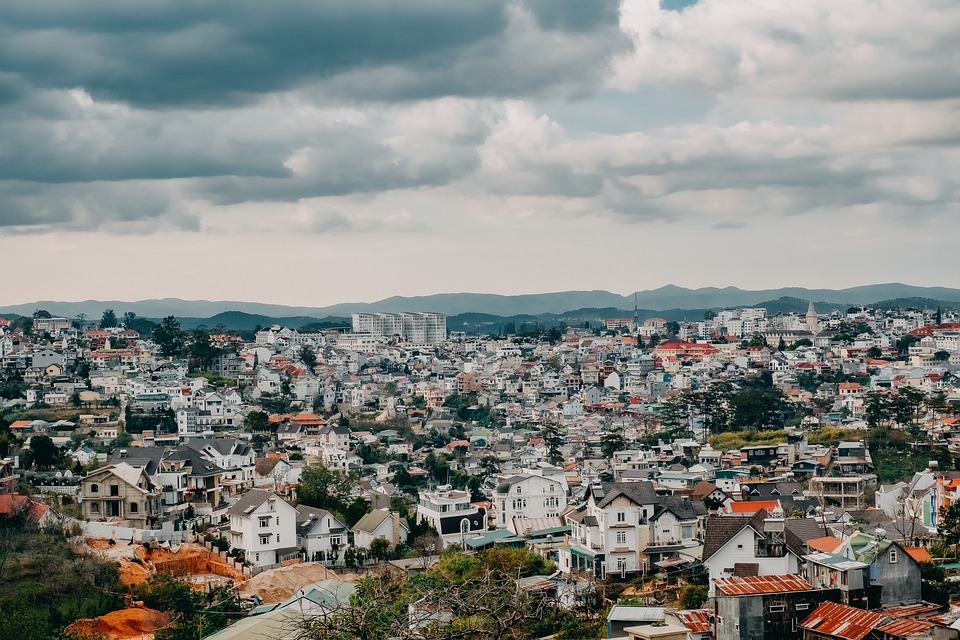 Überfüllte Sommerziele 2025: Diese Hotspots sollten Reisende meiden!