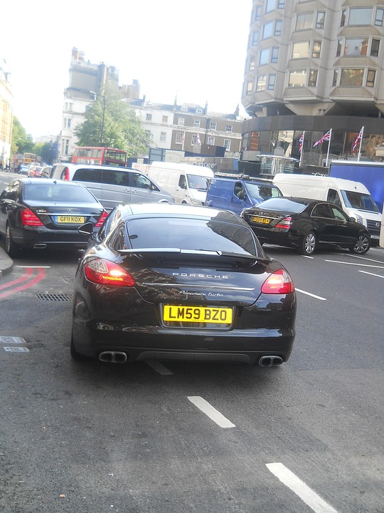 Verkehrschaos Richtung Holland: Urlauber aus NRW in der Not!