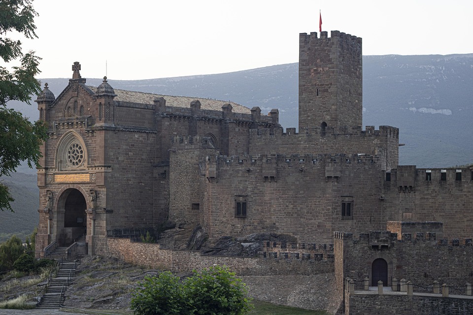 Der Gotteswahnsinn: Javier Cercas enthüllt Papst Franziskus‘ Geheimnisse!