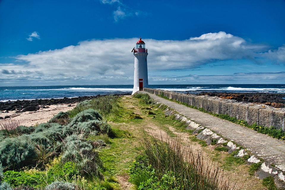 Achtung, Diebe! So schützen Sie sich vor Taschendiebstahl im Herbst