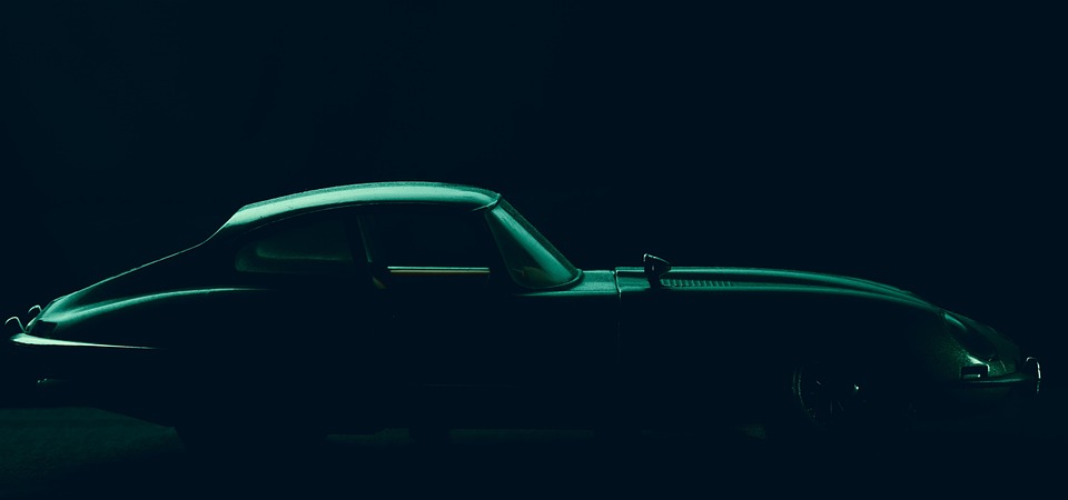 Der neue DS N°4: Elektrisierende Technik für Österreichs Straßen!