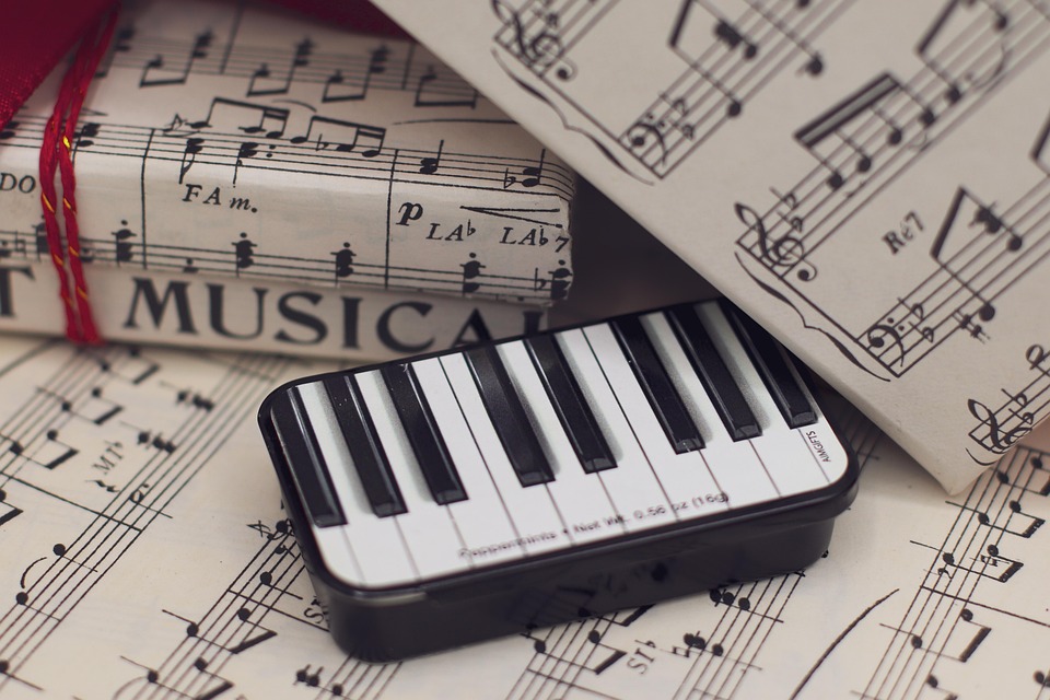 Glühwürmchen-Open-Air: Musikalisches Abenteuer in der Katharinenruine!